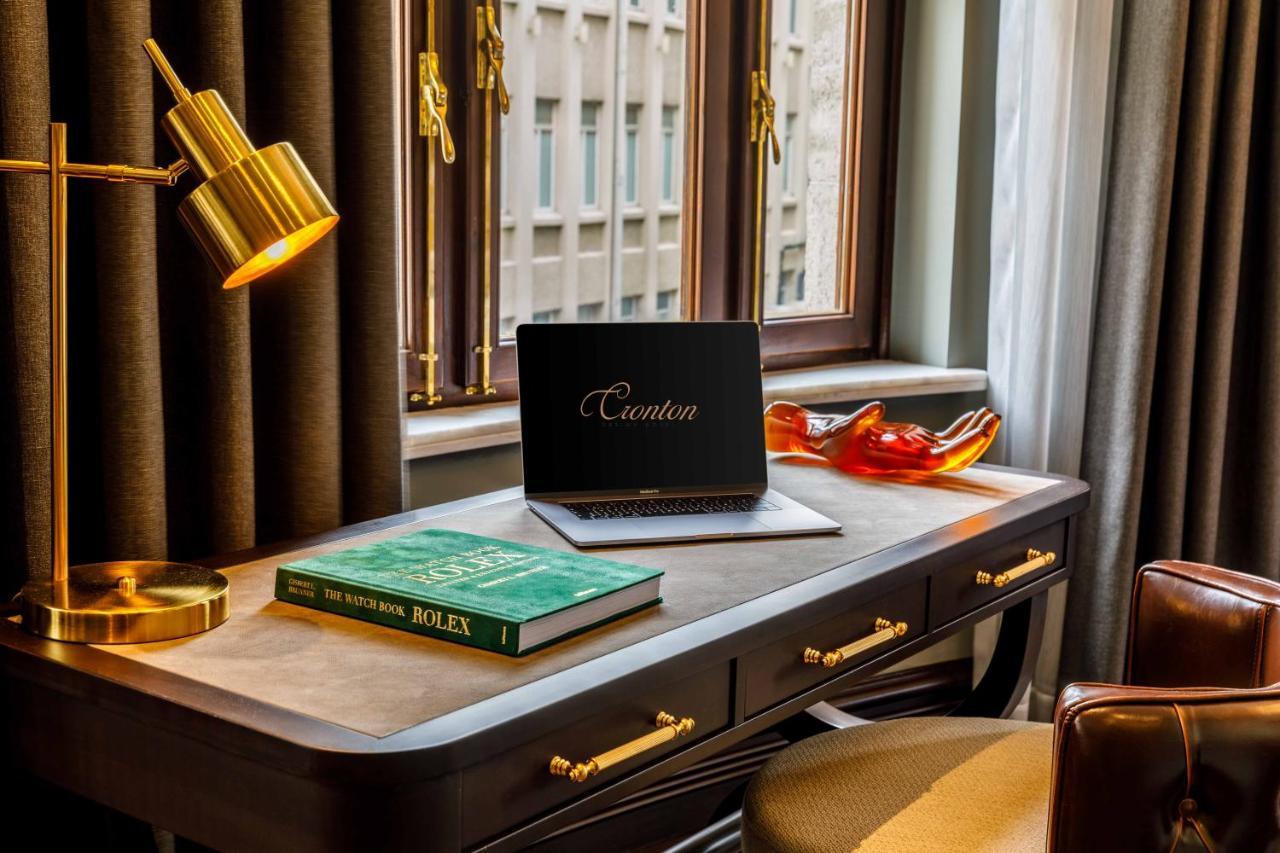 Cronton Design Hotel Istambul Extérieur photo A laptop computer