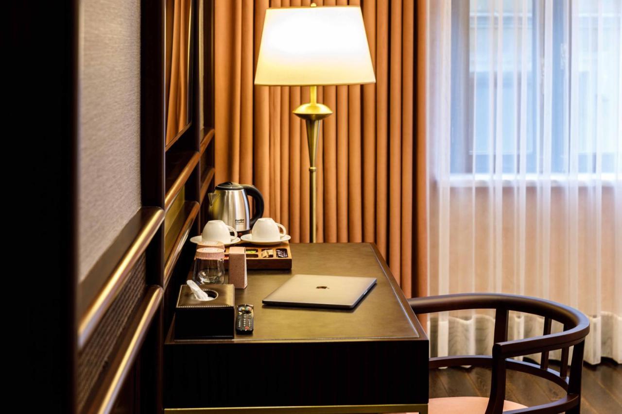 Cronton Design Hotel Istambul Extérieur photo A work desk in a hotel room